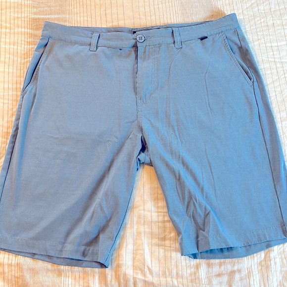 Travis Mathew Golf Shorts 38 - Picture 1 of 4